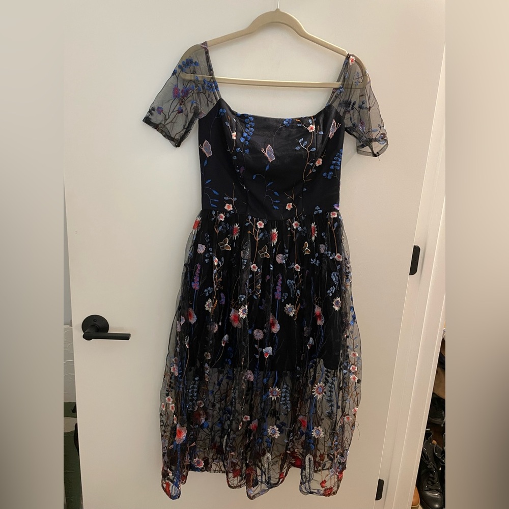 Modern Florist Dress VONE - Picture 5 of 10